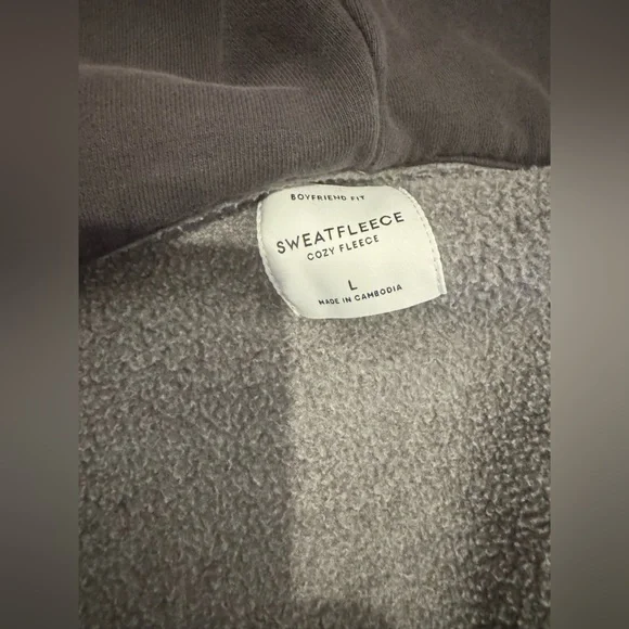 Aritzia Cropped Zip-Up Hoodie in Charcoal Black - Picture 3 of 4